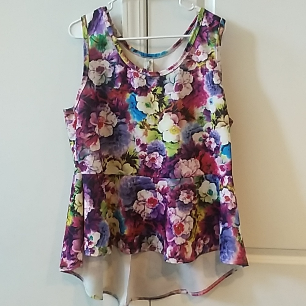 Floral sleeveless top